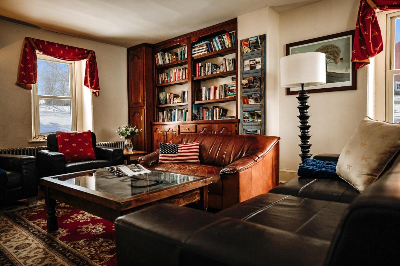 Galvanized America Inn & Art Gallery ดอยล์สทาวน์ ภายนอก รูปภาพ