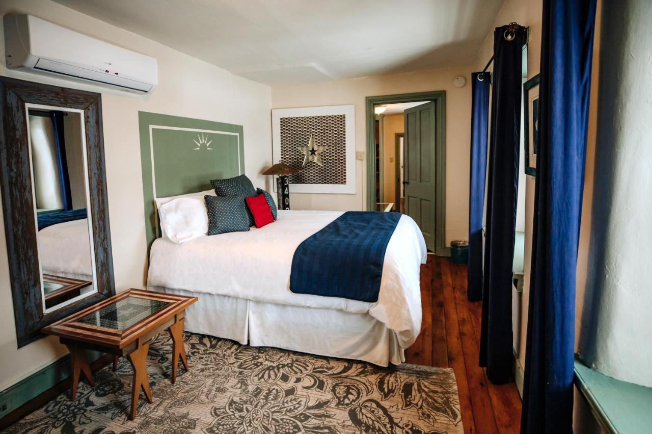 Galvanized America Inn & Art Gallery ดอยล์สทาวน์ ภายนอก รูปภาพ